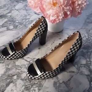 Tahari vintage shoes